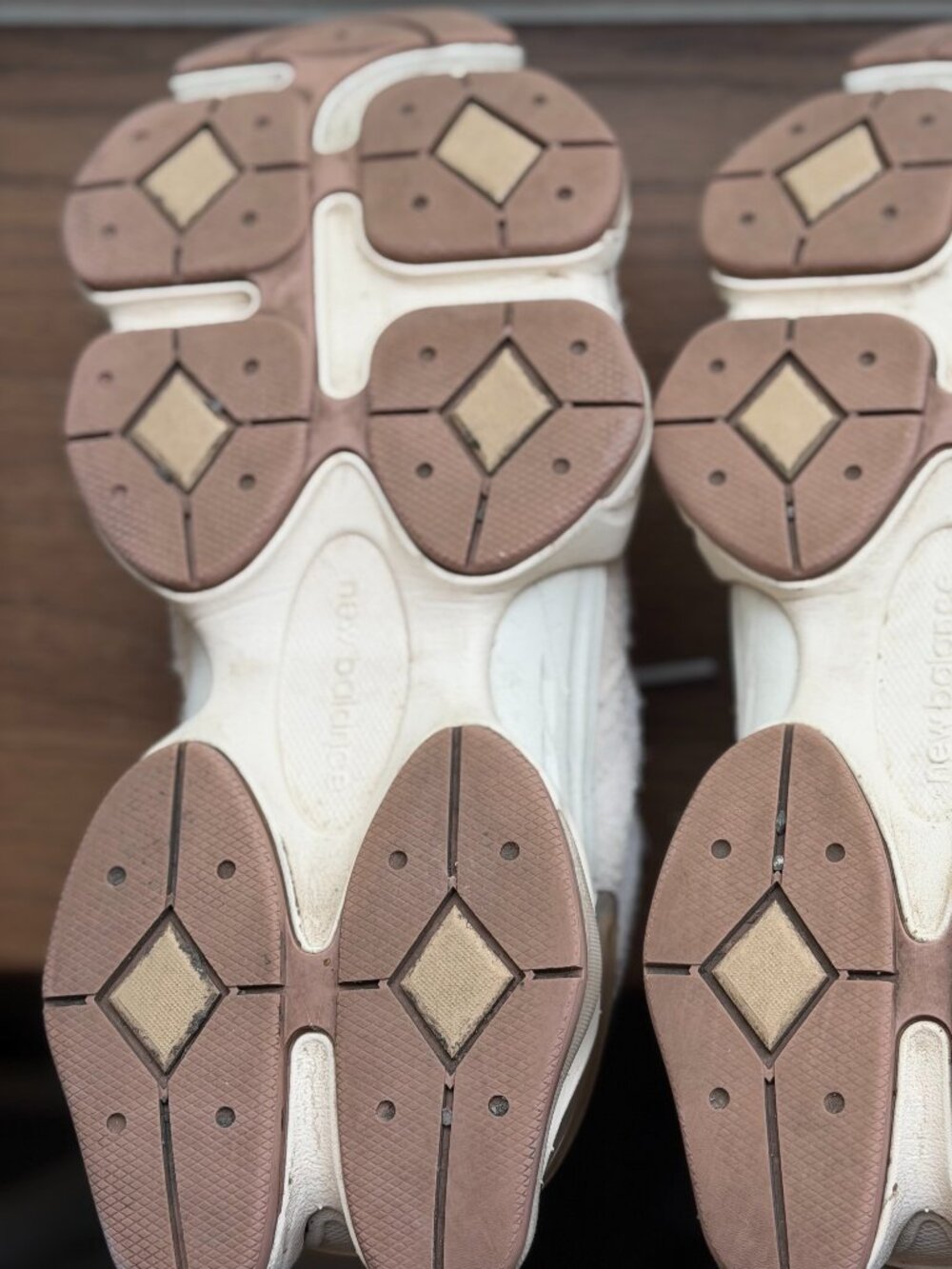 New Balance Gender Inclusive 9060 Sneaker BISQUE/ SEA SALT - Picture 5 of 9